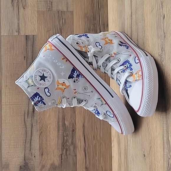 Converse High Top Brand new size junior 6=size women's 8. - Picture 1 of 13